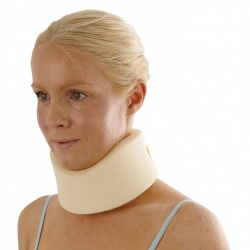  Soft Foam Neck Brace Universal Cervical Collar, Adjustable Neck  Support Brace for Sleeping - Relieves Neck Pain and Spine Pressure, Neck  Collar After Whiplash or Injury (2.5 Depth Collar, L) 